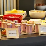 Ibis Porte Du Montblanc Салланш