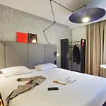 Отель Ibis Porte Du Montblanc 3*