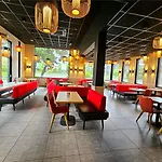 Ibis Porte Du Montblanc Салланш