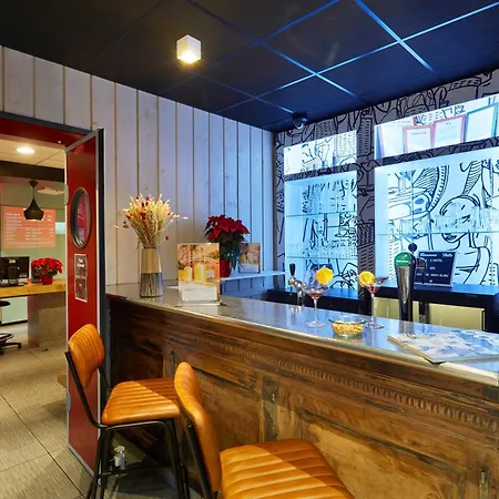 Ibis Porte Du Montblanc Салланш