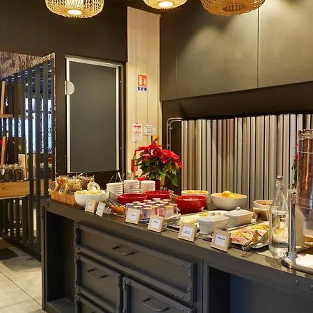 Ibis Porte Du Montblanc Hotel 3*
