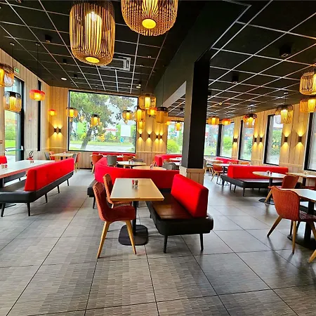 Ibis Porte Du Montblanc Otel