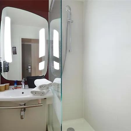 Otel Ibis Porte Du Montblanc Sallanches